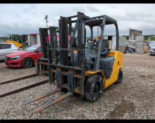 UNICARRIERS Fork  Lift 2016