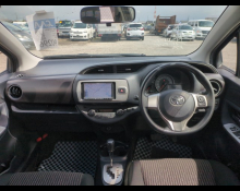 Toyota Vitz 2015