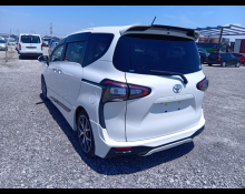 Toyota Sienta 2016