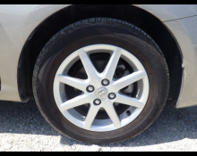 Toyota Corolla Axio 2012