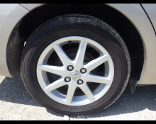 Toyota Corolla Axio 2012