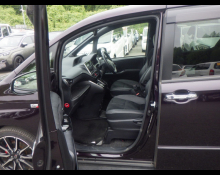 Toyota Voxy 2016