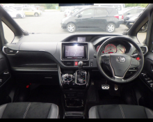 Toyota Voxy 2016