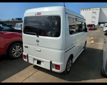 Nissan NV100 2020