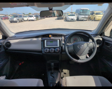 Toyota Corolla Axio 2013