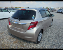Toyota Vitz 2015