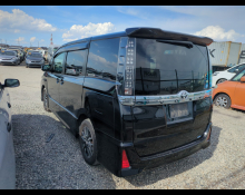 Toyota Voxy 2014