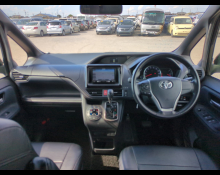 Toyota Voxy 2014