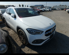 Mercedes-Benz GLA-class 2021