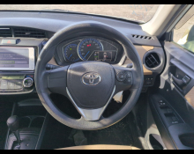 Toyota Corolla Axio 2013