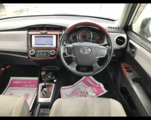 Toyota Corolla Axio 2012