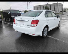 Toyota Corolla Axio 2012