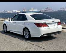 Toyota Crown Hybrid 2015