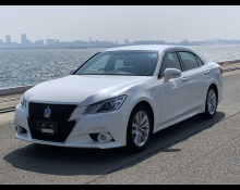 Toyota Crown Hybrid 2015