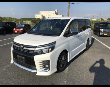 Toyota Voxy 2017