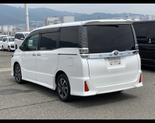 Toyota Voxy 2019