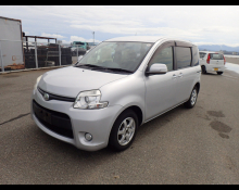 Toyota Sienta 2012