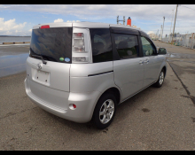 Toyota Sienta 2012