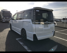 Toyota Voxy 2017