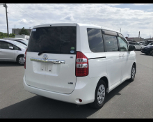 Toyota Noah 2014