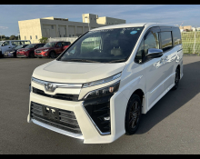 Toyota Voxy 2018
