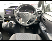Toyota Noah 2015