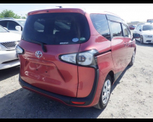 Toyota Sienta 2016