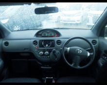 Toyota Sienta 2012