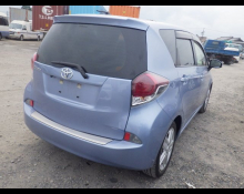 Toyota Ractis 2015