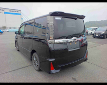 Toyota Voxy 2015