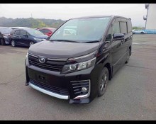 Toyota Voxy 2015