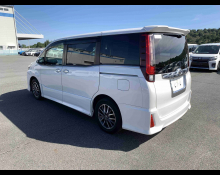 Toyota Noah 2015