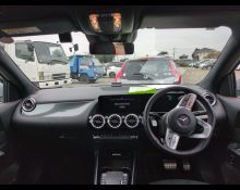 Mercedes Benz GLA-class 2021