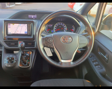 Toyota Voxy 2016