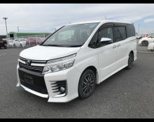 Toyota Voxy 2015