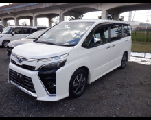 Toyota Voxy 2018