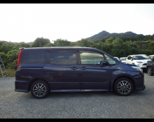 Toyota Noah 2014