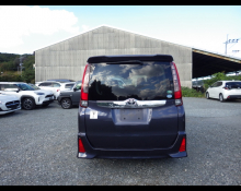 Toyota Noah 2014