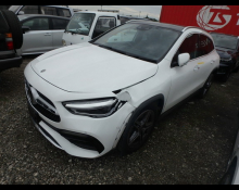Mercedes Benz GLA-class 2021