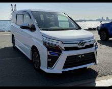 Toyota Voxy 2018