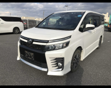 Toyota Voxy 2016