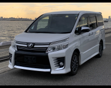 Toyota Voxy 2015