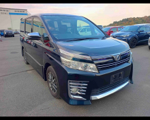 Toyota Voxy 2015