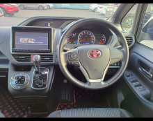 Toyota Voxy 2015