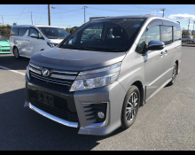 Toyota Voxy 2015