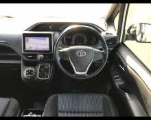 Toyota Voxy 2015