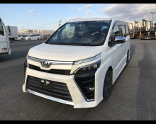 Toyota Voxy 2018