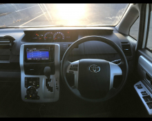 Toyota Noah 2013
