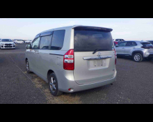 Toyota Noah 2013