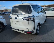 Toyota Sienta 2021